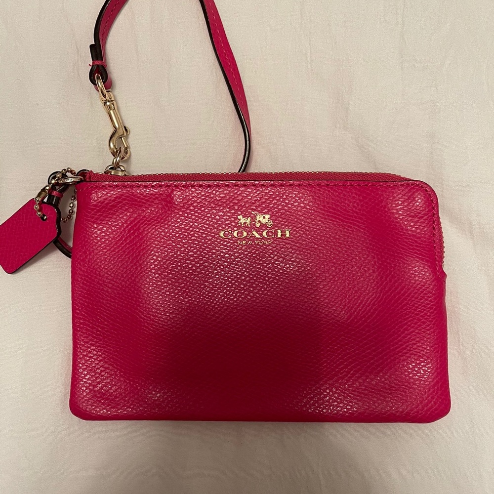 ✨Coach Wristlet/Wallet✨